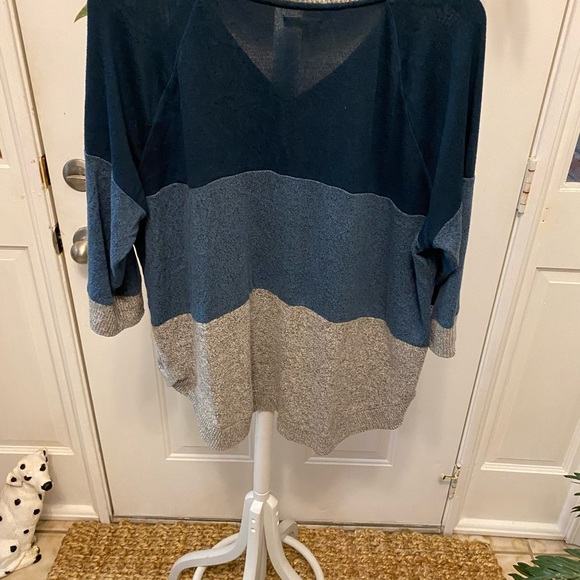 Maurices Color Block Top LS 1 1X - Picture 2 of 8